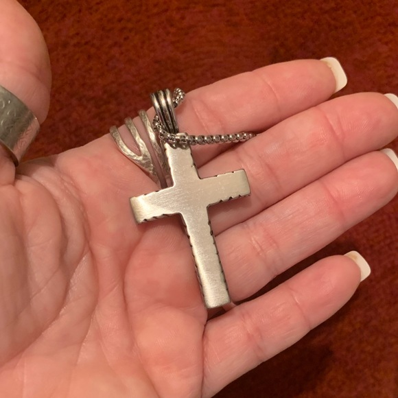 Beautiful Stainless steel cross necklace - Picture 5 of 6